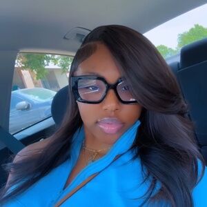 Meet your Posher, Katina